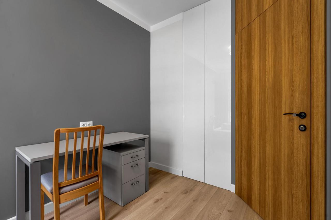 Lotnisko Chopina Modern Apartment 华沙 外观 照片
