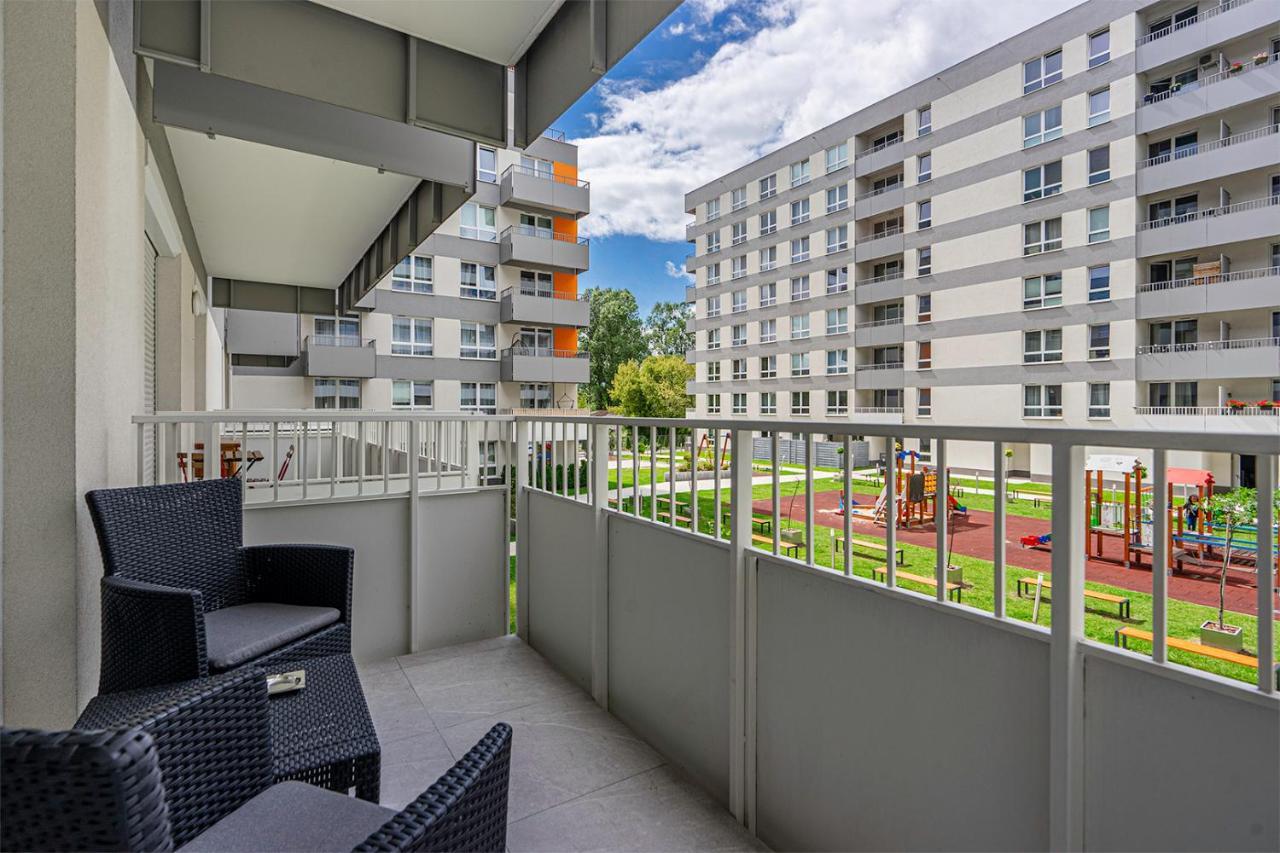 Lotnisko Chopina Modern Apartment 华沙 外观 照片
