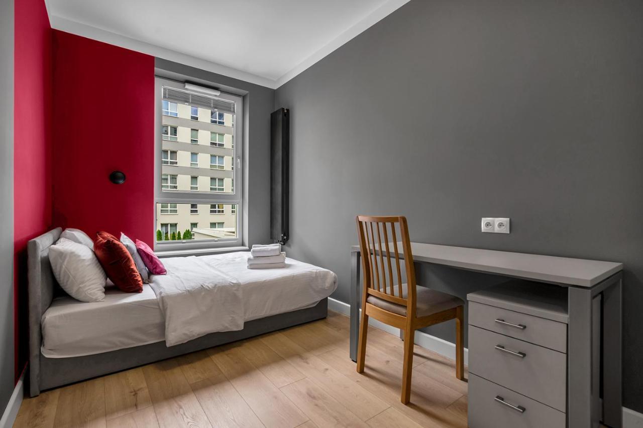 Lotnisko Chopina Modern Apartment 华沙 外观 照片