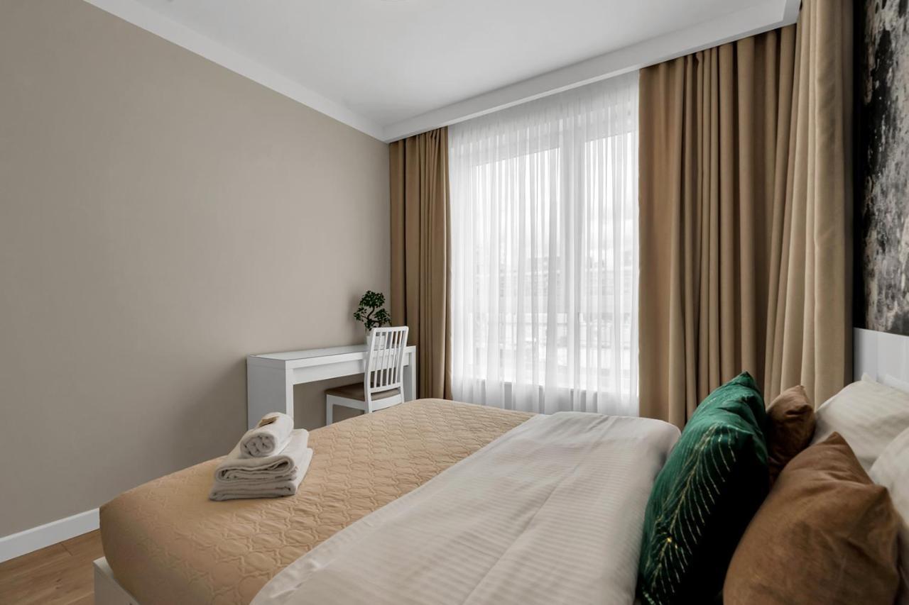 Lotnisko Chopina Modern Apartment 华沙 外观 照片